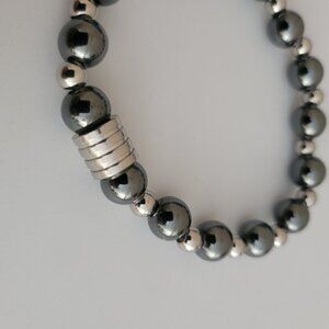 NWT Mens Hematite Luxury Stretch Bracelet Deep Gray, Silvery Accents S M L XL
